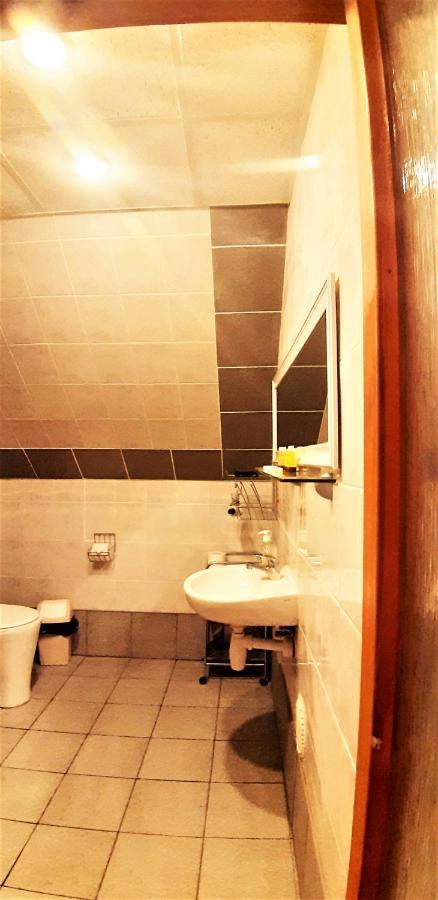 Atmatas Hotel Bernati Ngoại thất bức ảnh