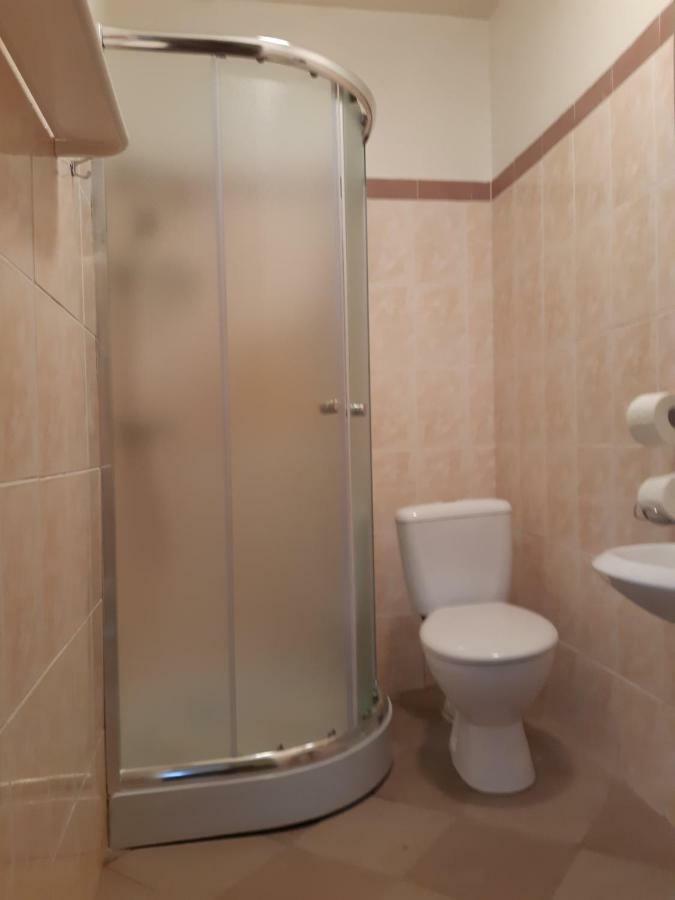 Atmatas Hotel Bernati Ngoại thất bức ảnh