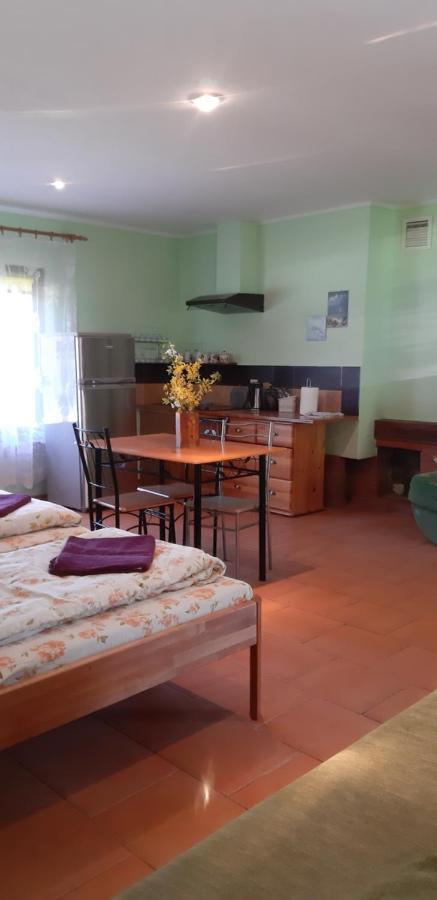 Atmatas Hotel Bernati Ngoại thất bức ảnh